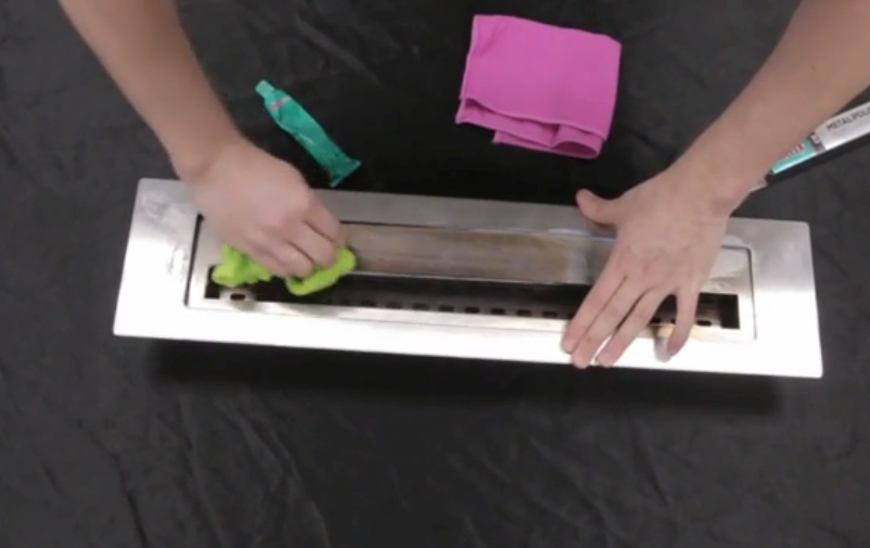 удаление нагара с топливного блока при помощи специального средства